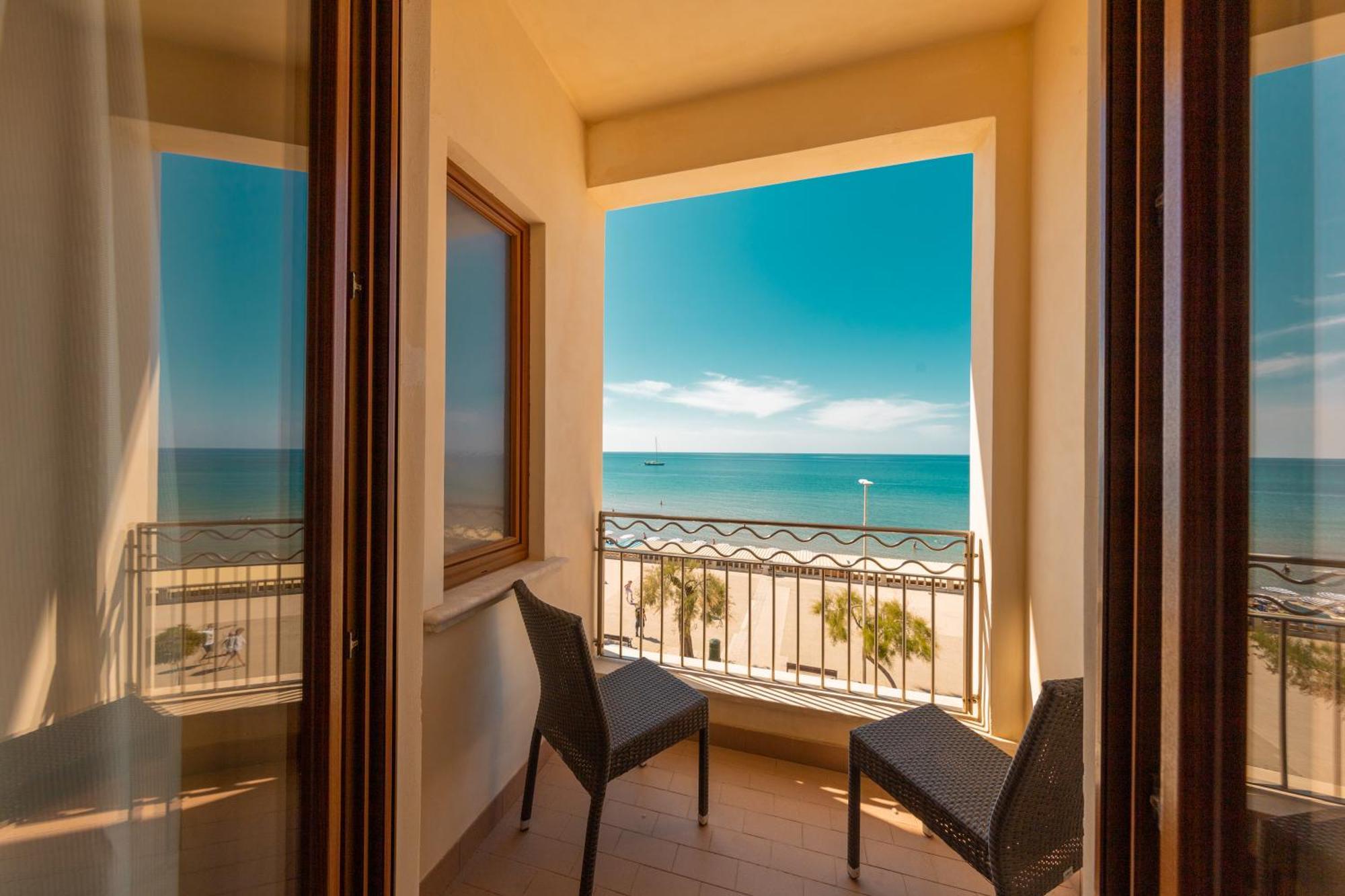 Triple Room Sea View