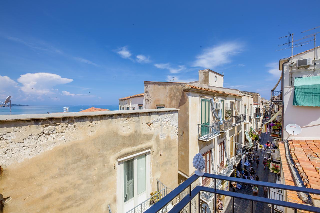 Classic Triple Room Partial Sea View