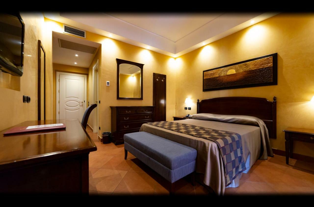 Classic Double Room,830581007:JPEG